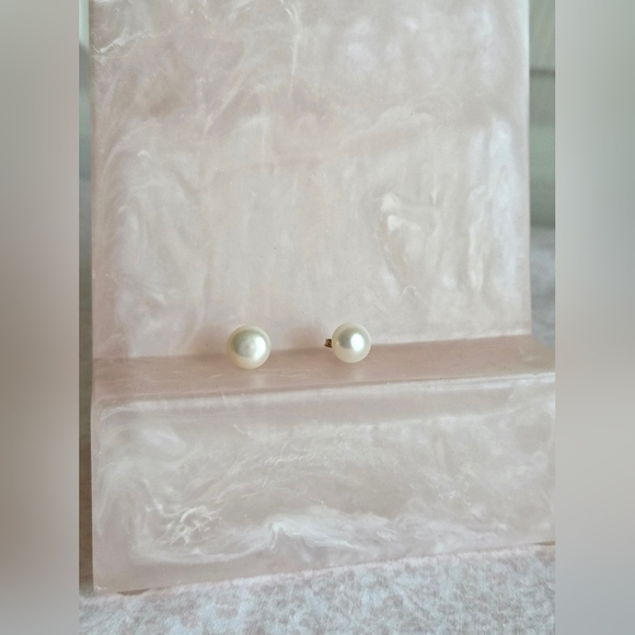 14K Gold Pearl Stud Earrings – White 7mm - Picture 3 of 11